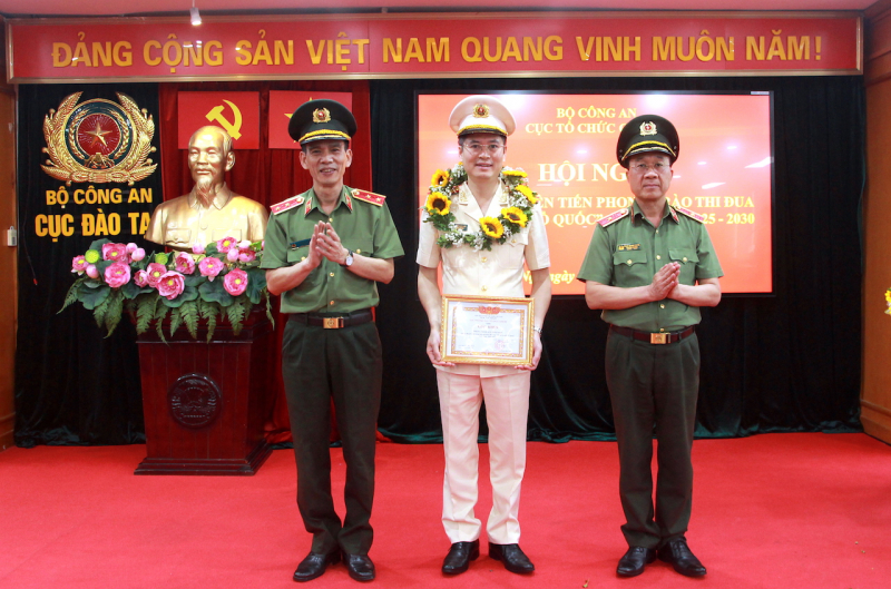 Cục Tổ chức cán bộ tuyên dương 4 tập thể, 16 cá nhân tiêu biểu, xuất sắc -0