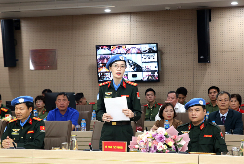 Từ chiến sĩ gìn giữ an ninh Tổ quốc đến sứ giả hòa bình thế giới -0