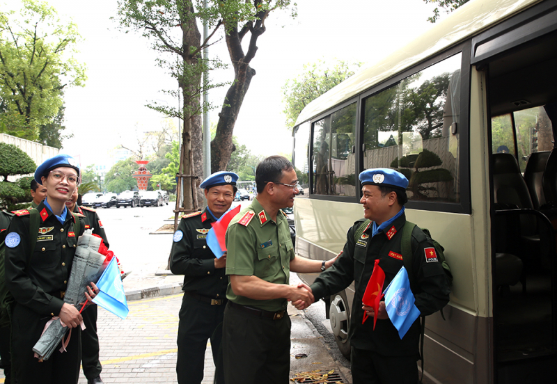 Từ chiến sĩ gìn giữ an ninh Tổ quốc đến sứ giả hòa bình thế giới -0