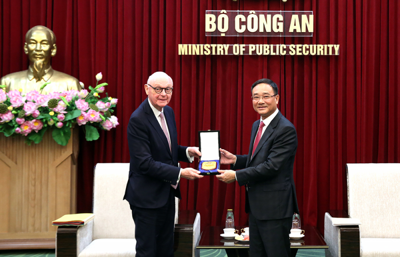 Bộ Công an tiếp tục đẩy mạnh hợp tác với Bộ Nội vụ Pháp -0