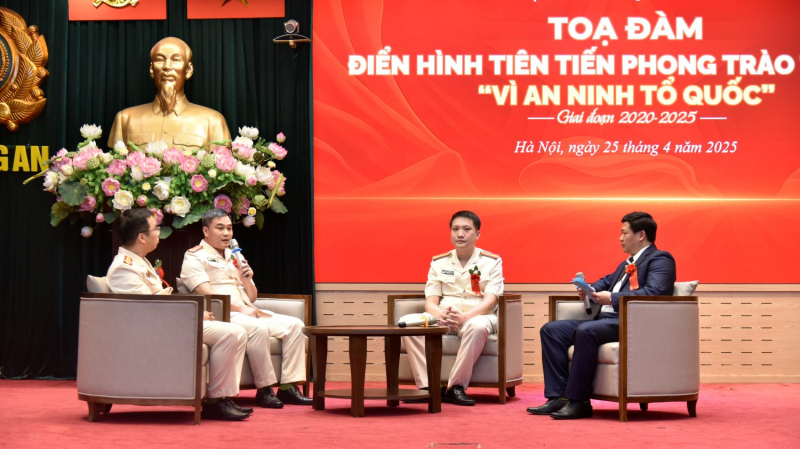 Cục Cảnh sát QLHC về TTXH tuyên dương điển hình tiên tiến phong trào thi đua 