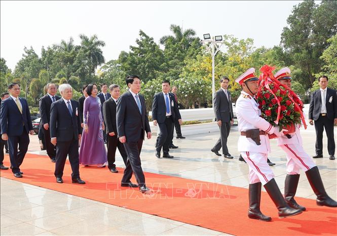 Chủ tịch nước Lương Cường dâng hoa tưởng niệm Chủ tịch Kaysone Phomvihane -0