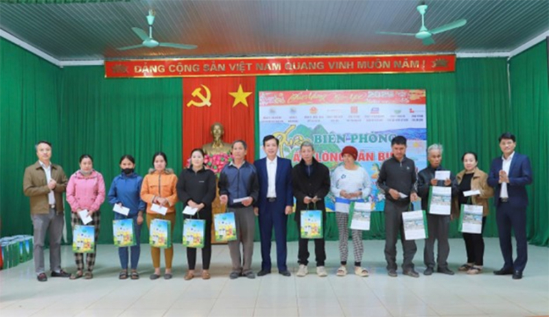 Công ty Nhiệt điện Nghi Sơn: Tặng quà Tết cho các hộ gia đình chính sách, có hoàn cảnh đặc biệt khó khăn tại địa phương -0