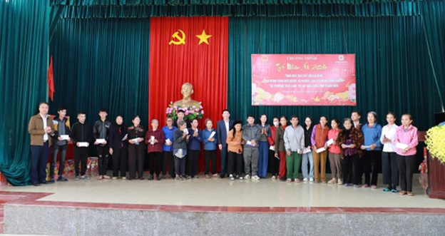 Công ty Nhiệt điện Nghi Sơn: Tặng quà Tết cho các hộ gia đình chính sách, có hoàn cảnh đặc biệt khó khăn tại địa phương -0