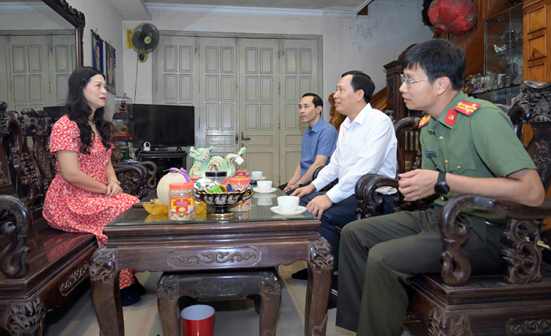 Thứ trưởng Lê Văn Tuyến thăm hỏi, tri ân gia đình các đồng chí cố lãnh đạo Bộ Công an -0