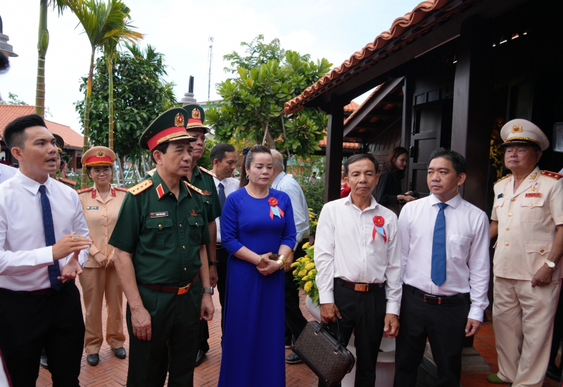 Khánh thành công trình tưởng niệm nữ Anh hùng Liệt sĩ Võ Thị Sáu  -0