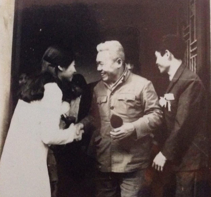 Những đám cưới phóng viên chiến trường -0