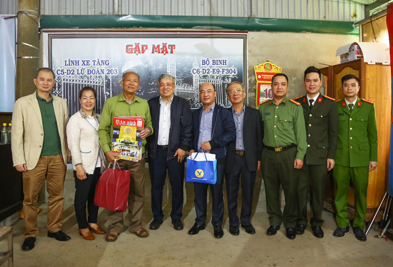 Từ người cựu binh chiếc xe tăng nổi tiếng trở thành công an xã -0