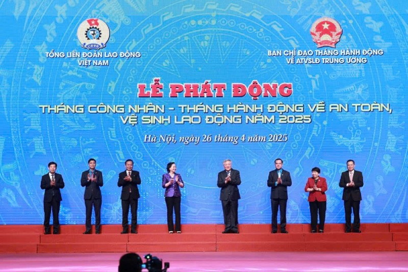 Đảng và Nhà nước luôn quan tâm tạo môi trường làm việc an toàn, lành mạnh cho đội ngũ công nhân, người lao động -0