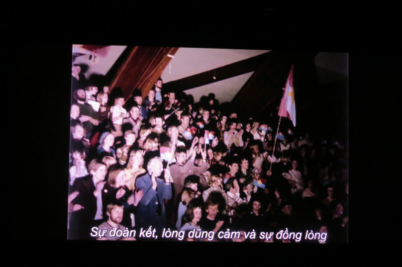 Niềm vui vỡ oà trong những thước phim về ngày 30/4 do Thụy Điển vừa trao tặng -0