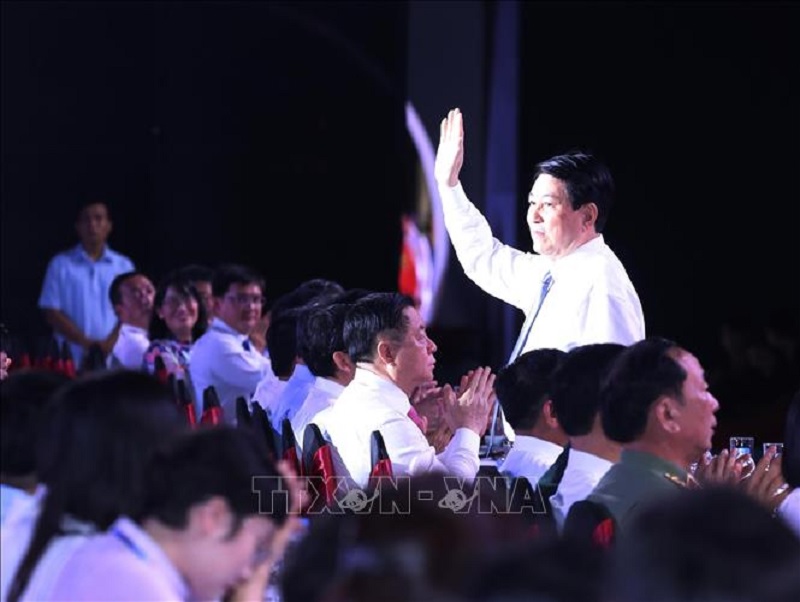 Lãnh đạo Đảng, Nhà nước dự chương trình cầu truyền hình 'Vang mãi khúc khải hoàn' -0