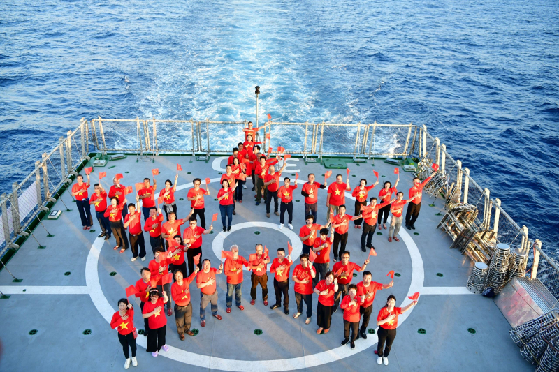 Chuyến tàu Đại đoàn kết” – Hải trình đưa kiều bào ra thăm Trường Sa và Nhà giàn DK-I năm 2025 -0