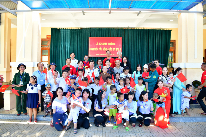 Chuyến tàu Đại đoàn kết” – Hải trình đưa kiều bào ra thăm Trường Sa và Nhà giàn DK-I năm 2025 -0