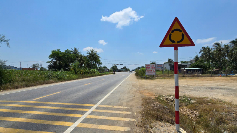 Nhiều bất cập giao thông trên Quốc lộ 19 -0