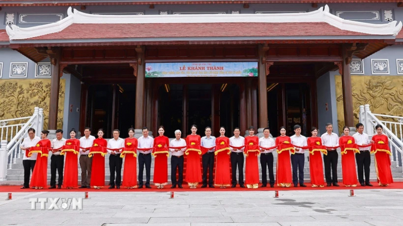 Chủ tịch Quốc hội dự lễ khánh thành Khu lưu niệm Tổng Bí thư Lê Duẩn -0