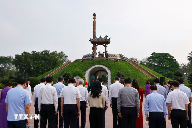 Chủ tịch Quốc hội dự lễ khánh thành Khu lưu niệm Tổng Bí thư Lê Duẩn -0