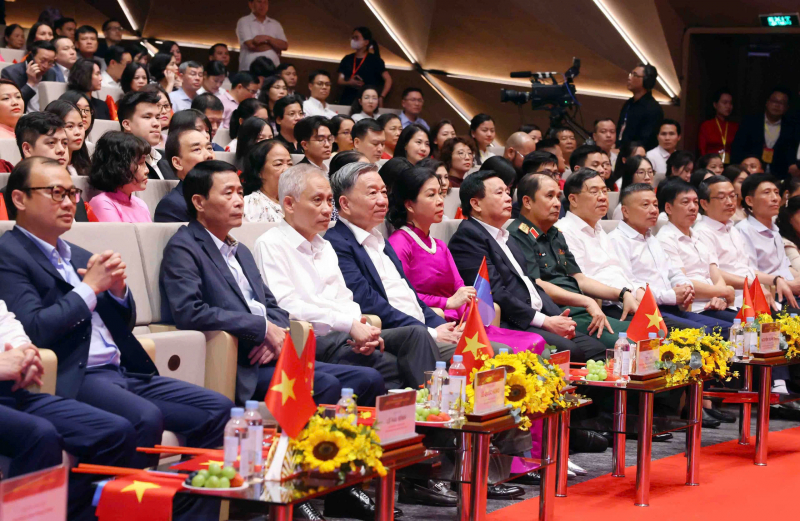 Chương trình nghệ thuật “Đảng trong mùa xuân đại thắng” Khơi dậy khát vọng vươn mình của dân tộc trong kỷ nguyên mới -0