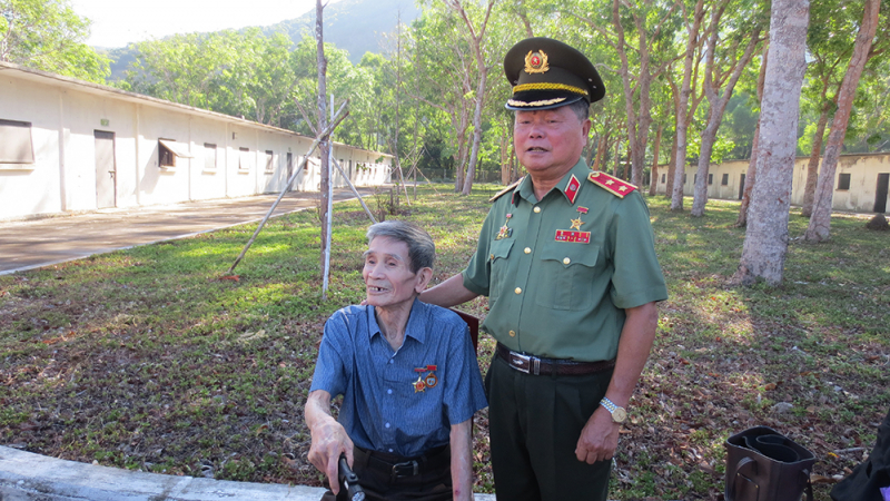 Cuộc hạnh ngộ sau nửa thế kỷ -0