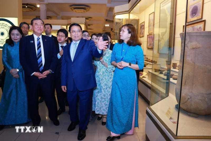 Thủ tướng Nhật Bản ngưỡng mộ lịch sử dựng nước và giữ nước của dân tộc Việt Nam -0