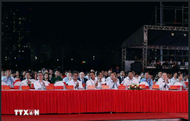 Tổng Bí thư Tô Lâm dự Chương trình nghệ thuật đặc biệt “Mùa Xuân thống nhất” -0