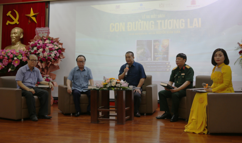 Toạ đàm, ra mắt sách “Con đường tương lai” của nhà nghiên cứu, nhà văn Nguyễn Xuân Tuấn  -0