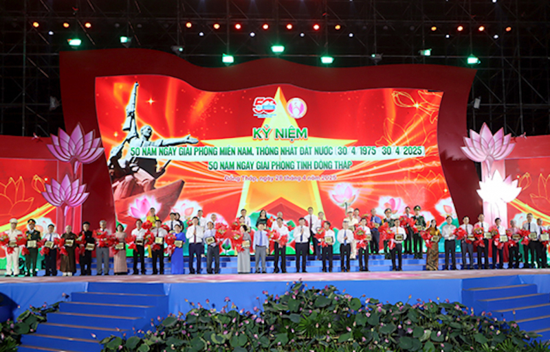 Tỉnh Trà Vinh đón nhận Huân chương Hồ Chí Minh -0