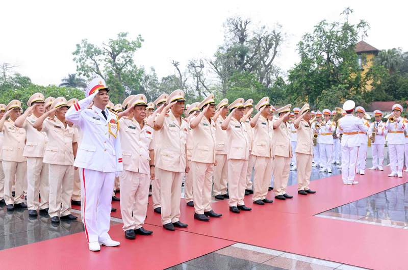 Lãnh đạo Đảng, Nhà nước, Bộ Công an vào Lăng viếng Chủ tịch Hồ Chí Minh -0