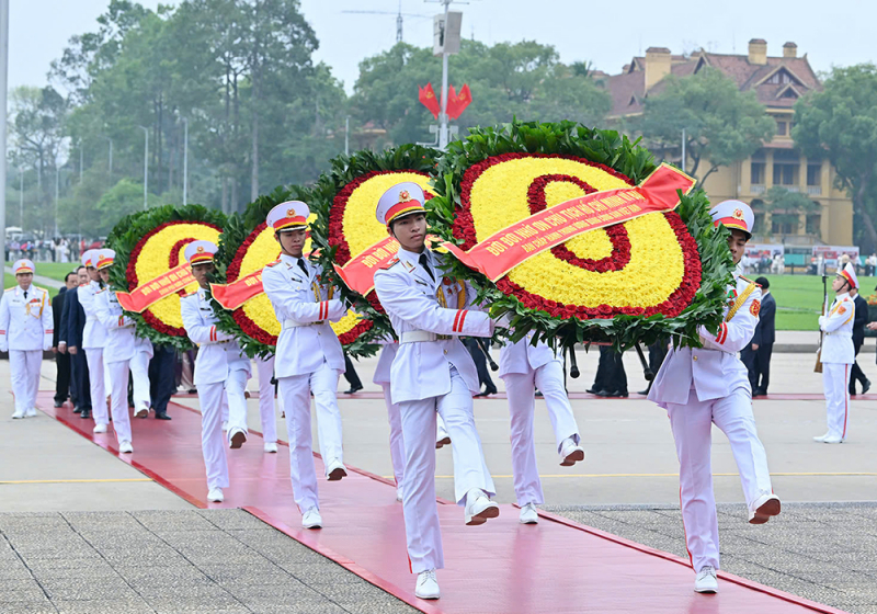 Lãnh đạo Đảng, Nhà nước, Bộ Công an vào Lăng viếng Chủ tịch Hồ Chí Minh -0