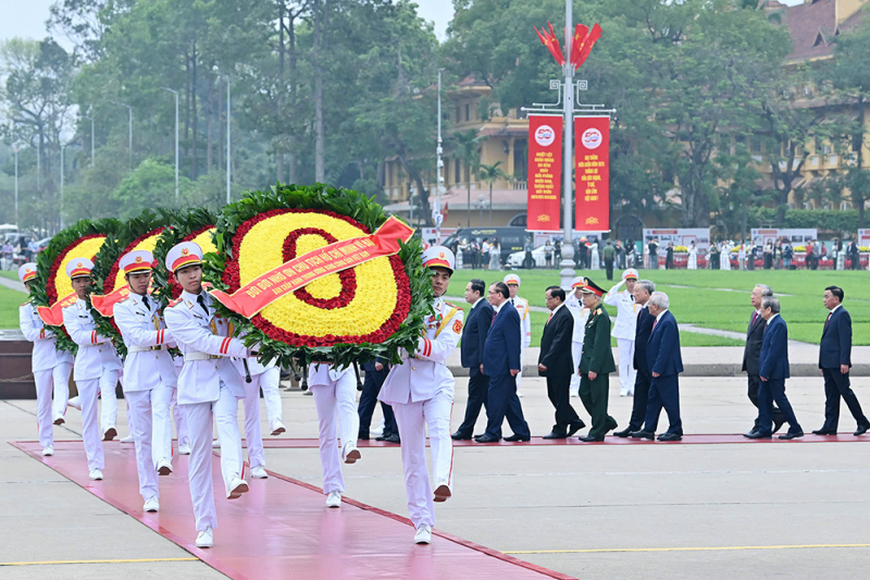Lãnh đạo Đảng, Nhà nước, Bộ Công an vào Lăng viếng Chủ tịch Hồ Chí Minh -0