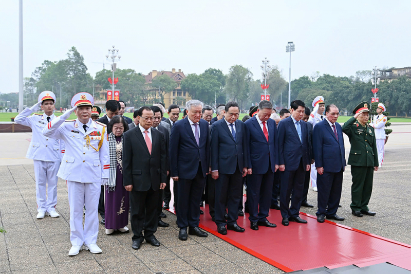 Lãnh đạo Đảng, Nhà nước, Bộ Công an vào Lăng viếng Chủ tịch Hồ Chí Minh -0