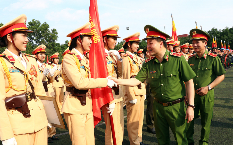 Khen thưởng hơn 2.700 tập thể, cá nhân xuất sắc trong công tác diễu binh, diễu hành Đại lễ 30-4 -0