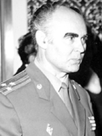 Vladimir Glukhov: từ “kẻ đưa hối lộ” đến Đại tá tình báo -0