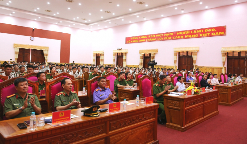 Trại giam Xuân Lộc, Thủ Đức công bố Quyết định đặc xá của Chủ tịch nước -0