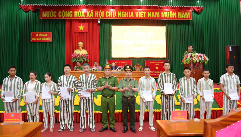 Trại giam Xuân Lộc, Thủ Đức công bố Quyết định đặc xá của Chủ tịch nước -3