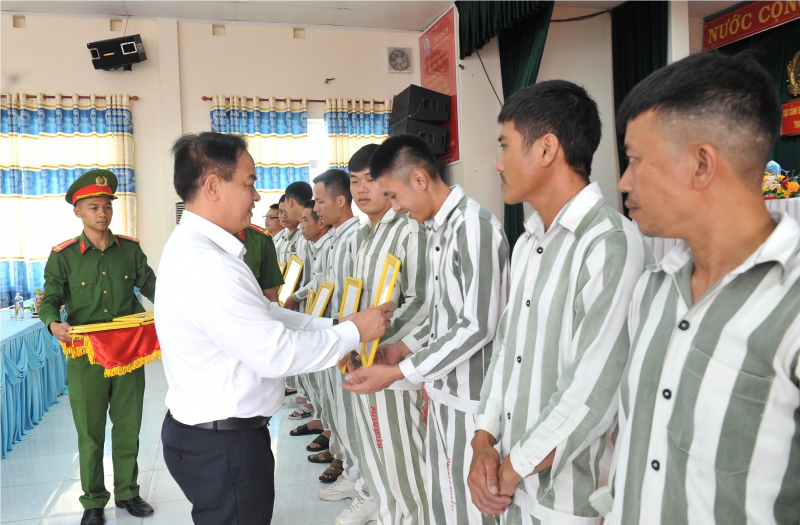 Đặc xá năm 2025: Niềm vui ngày trở về -0