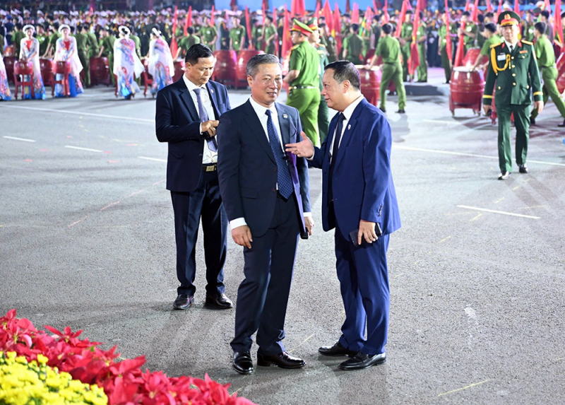 Giữ vững vòng an ninh Ngày non sông thống nhất -0