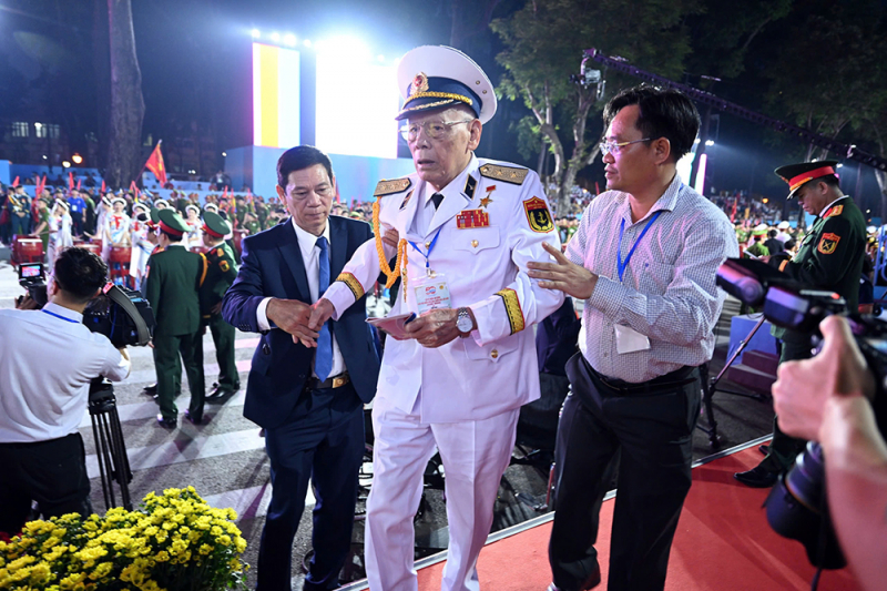 Giữ vững vòng an ninh Ngày non sông thống nhất -0