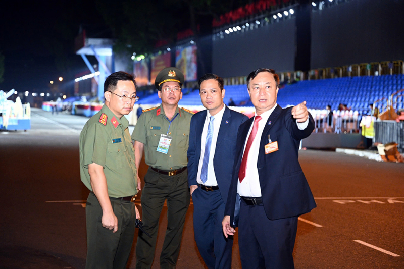 Giữ vững vòng an ninh Ngày non sông thống nhất -0