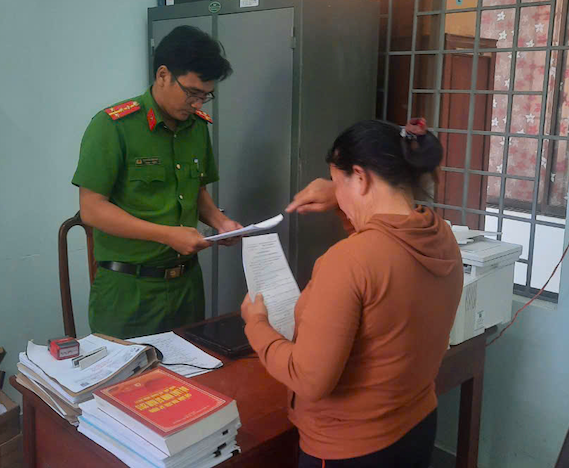 Lên mạng mua sổ đỏ giả đem thế chấp để lừa đảo -0