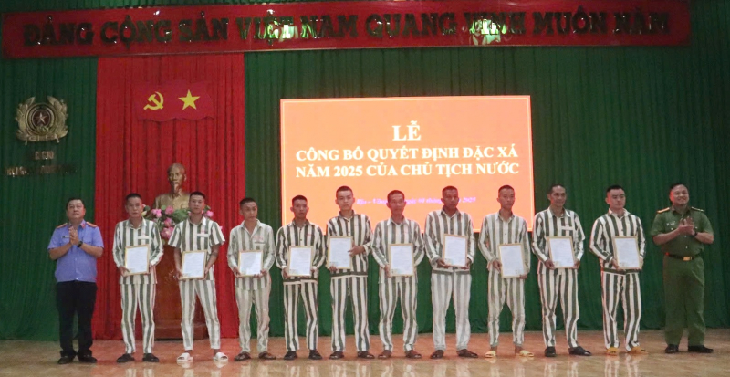 Hàng trăm phạm nhân tại Bà Rịa-Vũng Tàu được đặc xá -2
