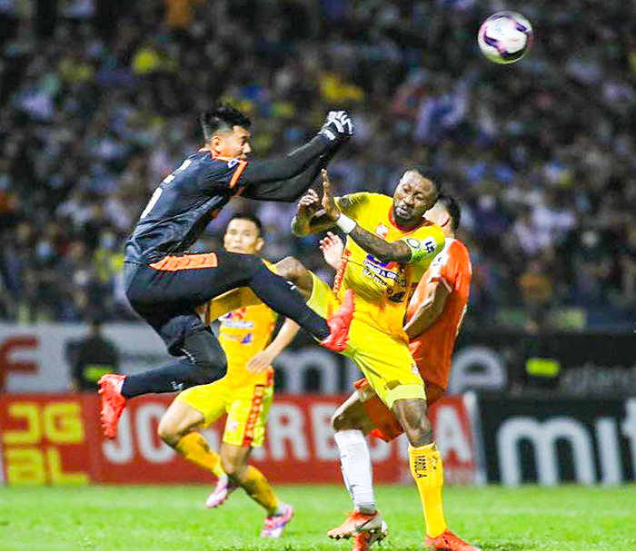 Nghịch lý Hoàng Vũ Samson với bóng đá Việt Nam -0