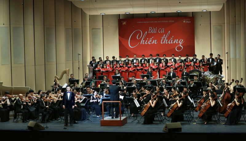 Chương trình nghệ thuật “Bài ca chiến thắng” tại Nhà hát Hồ Gươm: Bản hùng ca về lòng yêu nước và khát vọng chiến thắng -0