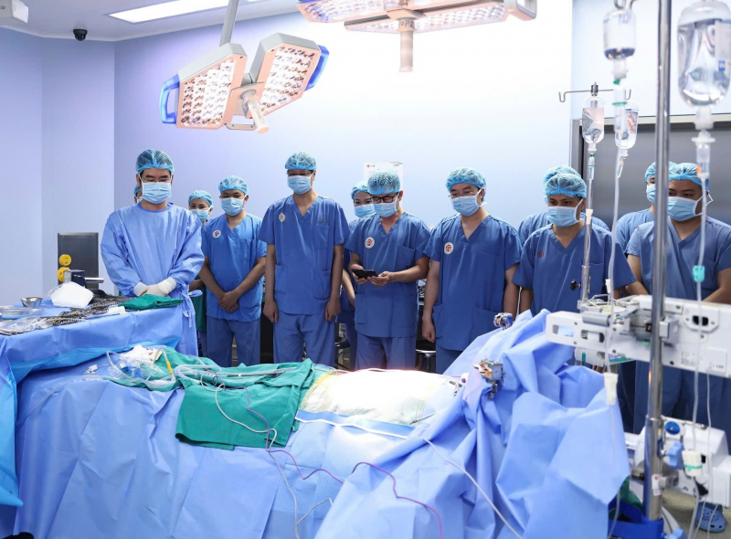 Ca lấy ghép đa tạng vào ngày nghỉ lễ, cứu sống 5 người bệnh nặng -0