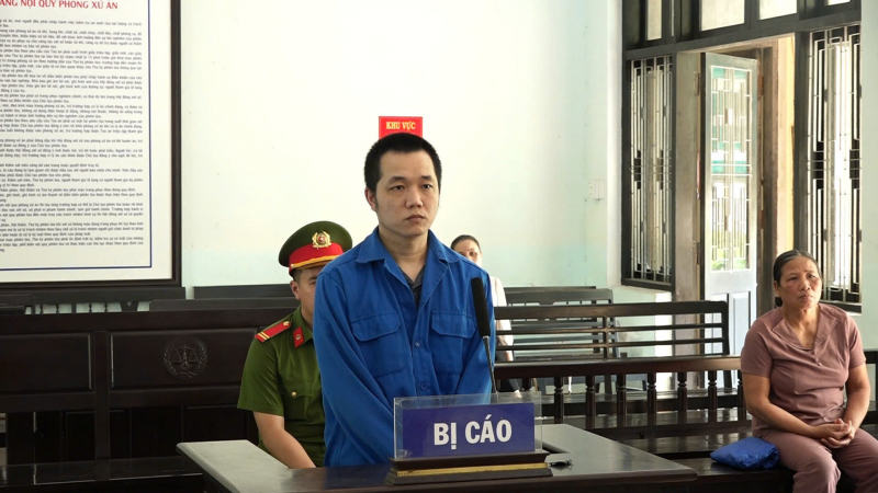 Vết trượt dài của kẻ “ăn đất” -0
