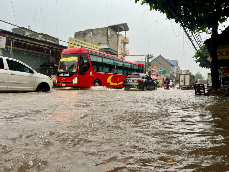 Mùa mưa chưa đến, Hà Nội đã đối mặt ngập lụt -0