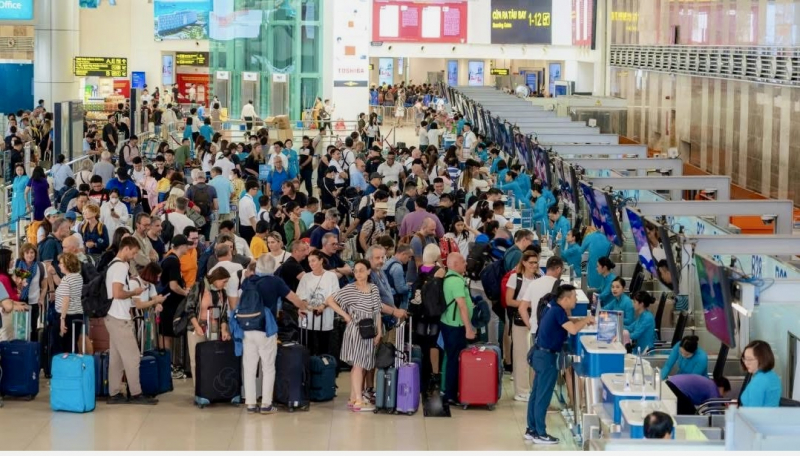 Ngày cuối kỳ nghỉ lễ: Sân bay Nội Bài và Tân Sơn Nhất dự kiến đón hơn 219.000 khách -0