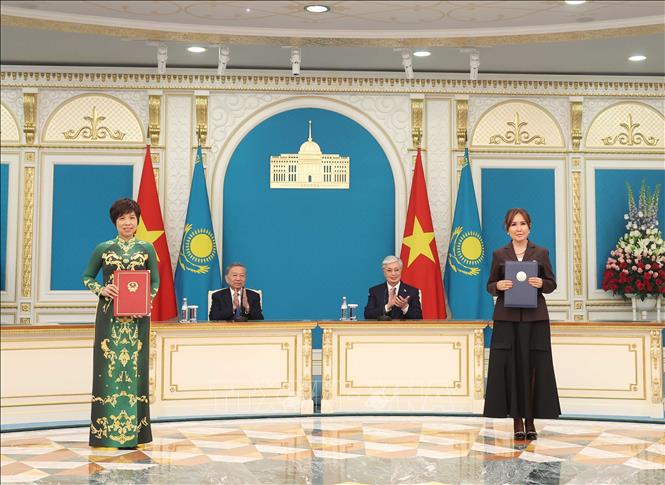 Tổng Bí thư Tô Lâm chứng kiến Lễ trao các văn kiện hợp tác song phương Việt Nam - Kazakhstan -3