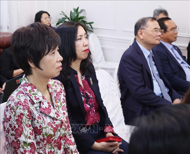 Tổng Bí thư Tô Lâm gặp gỡ cán bộ Đại sứ quán và cộng đồng người Việt Nam tại Kazakhstan -0