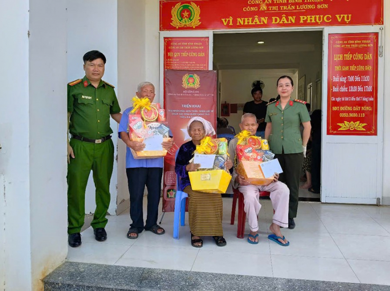 Công an Bình Thuận thu nhận mẫu ADN cho thân nhân liệt sĩ chưa xác định được thông tin -0