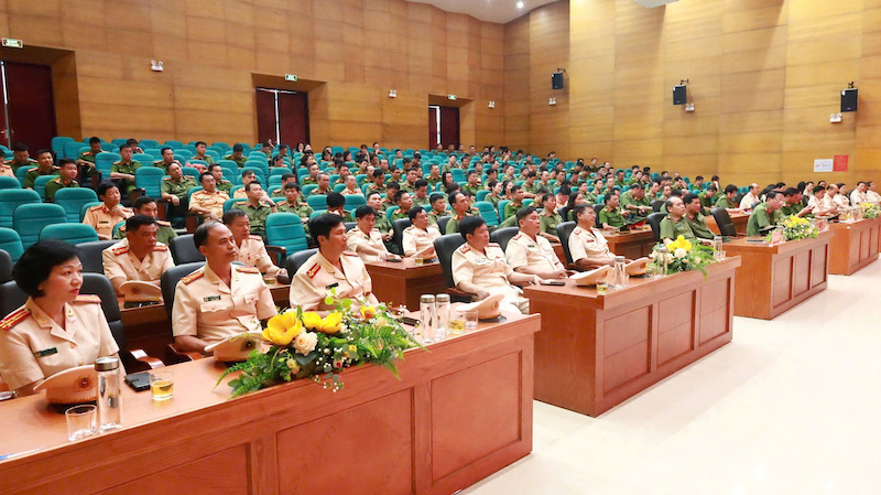 21 lãnh đạo cấp phòng Công an tỉnh Lạng Sơn tự nguyện nghỉ hưu trước hạn tuổi phục vụ -0